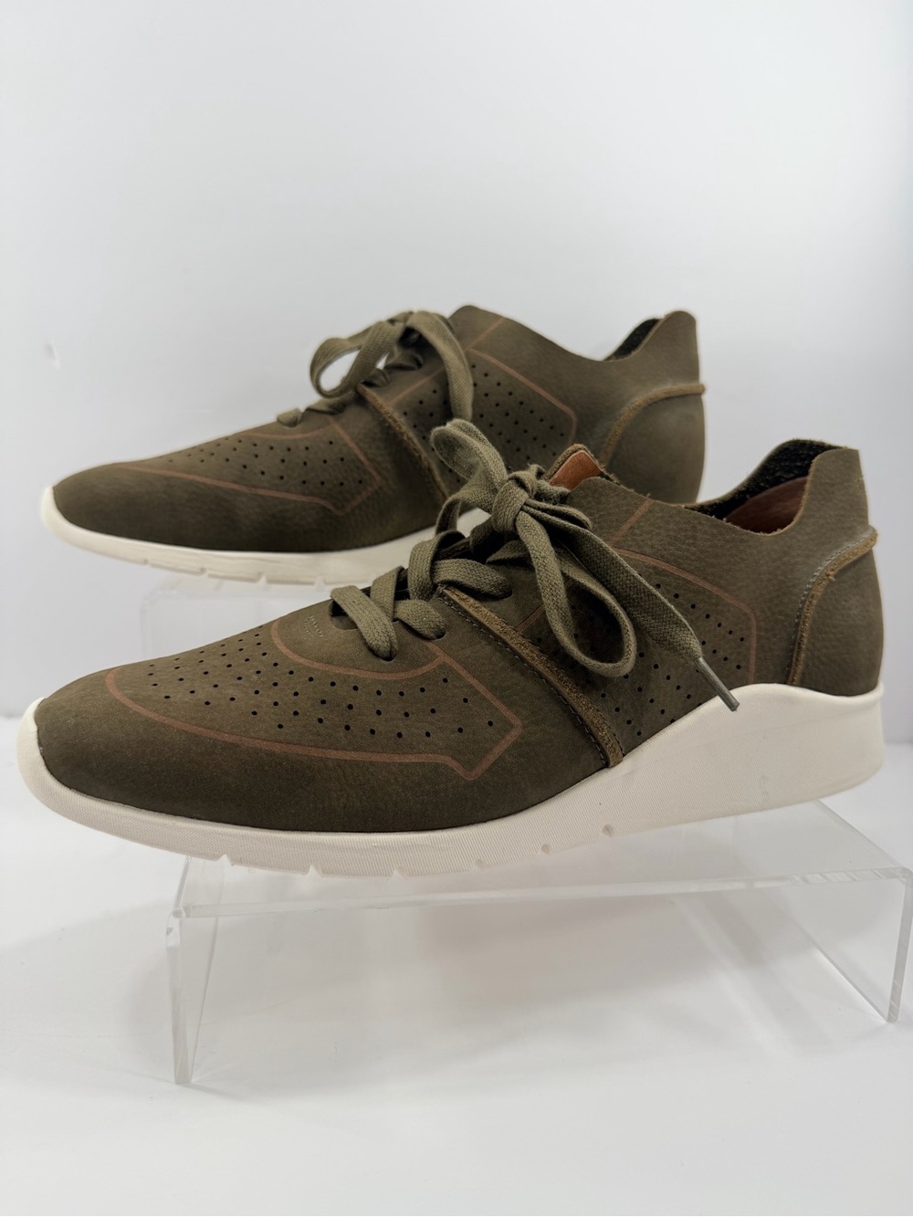 Gentle Souls | Kenneth Cole Raina Lite Jogger Women's 9.5 Olive Leather Sneakers
